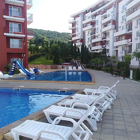Noks First Line Seaview Апартаменти